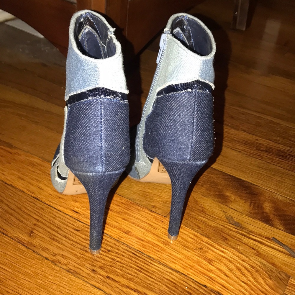 Heels - Picture 3 of 3